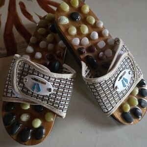 Neo Reflexology Acupressure Stone Footbed Sandals Size 6